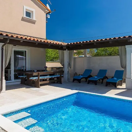 Holiday home Romana *