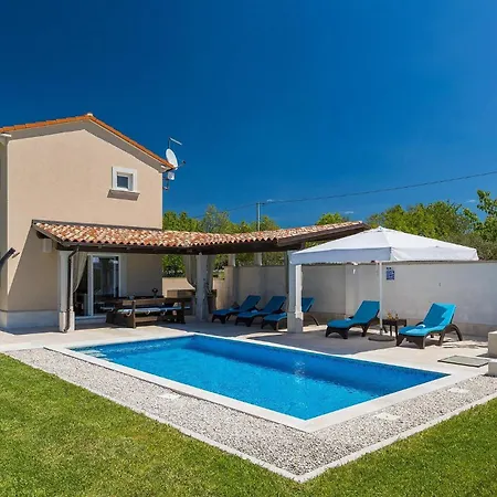 Holiday home Romana *