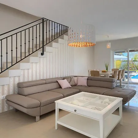 Holiday home Romana Sveti Petar u Sumi